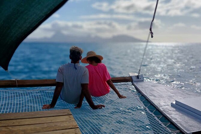Sunset sailing trip on the Lagoon of Tahiti - Clear communication is part of the experience