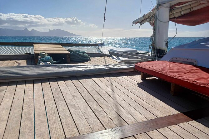 Sunset sailing trip on the Lagoon of Tahiti - Who will enjoy this canoe trip most