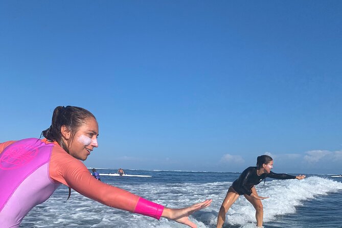 SURF TAHITI Bites & Waves – Surf experience with every bite - A fruit plate beside the waves