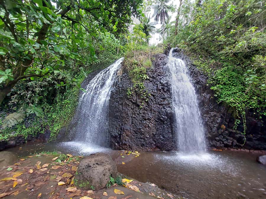 Tahiti Classical Coastal Full Day Private Tour - Maraa Caves offer a cool pause by the road