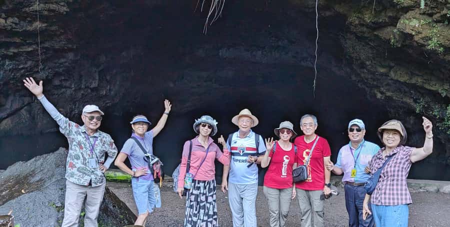 Tahiti Classical Coastal Full Day Private Tour - Lunch at Gauguin comes with an ocean view