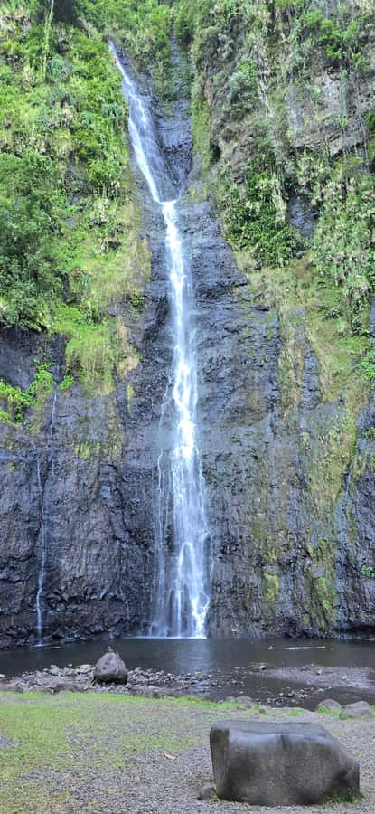 Tahiti: Private Half Day Culture and Nature Highlights Tour - Taharuu and Tahiti’s volcanic black sand