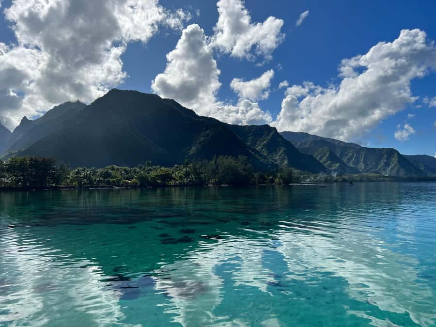 Tahiti: Teahupoo Wave Watching Tour - Stories, legends, and surfing history