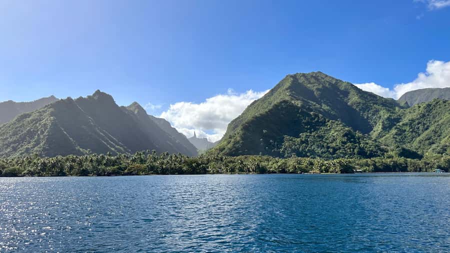 Tahiti : Tour de l’île Côte Est et Côte Ouest (Full Day) - The Blowhole shows Tahiti’s rougher coast