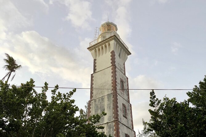 Tahiti: Tour of the East or West Coast (Half Day) - Tahiti Museum: useful context in a short visit