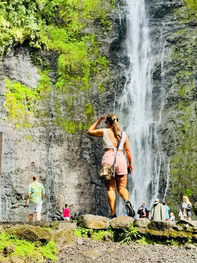 Tahiti: Unique East Coast Half Day Tour with Local Guide - Weekday silk-screening and Tahitian clothing