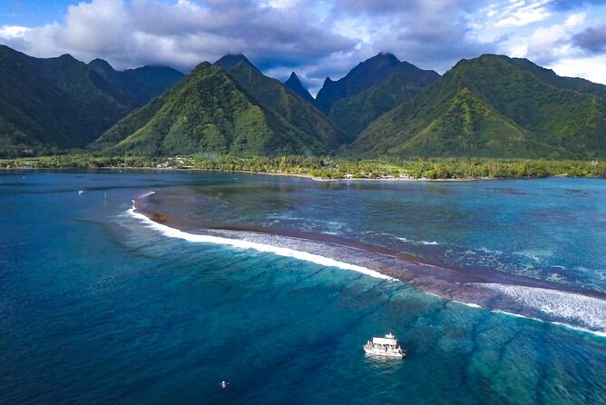 Teahupoo Wave Watching - Why Teahupo’o Is Worth Seeing From a Boat