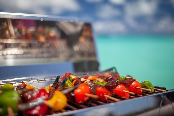 Toa Boat Bora Bora Private Lagoon tour with Lunch on Ambassador Boat - Lunch and the value of staying on board
