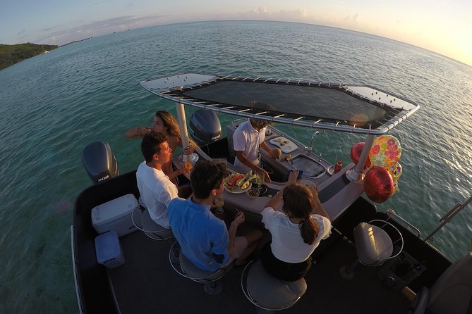 Toa boat Bora Bora Private Sunset On Entertainer Bar Boat - Key Points At A Glance