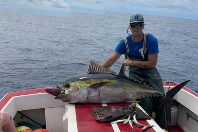 Wholesale Fishing in Poti Marara at Tahiti Teahupoo Peninsula - Captain Yoann’s role on the water