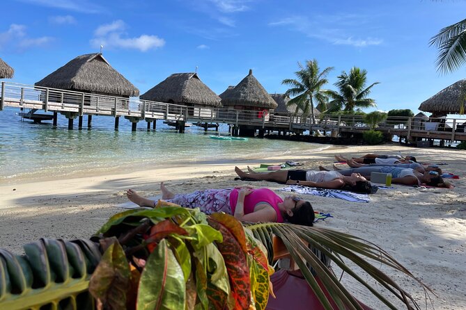Yoga on the paradise beach of Manava Moorea - The Sunday yoga and brunch variation