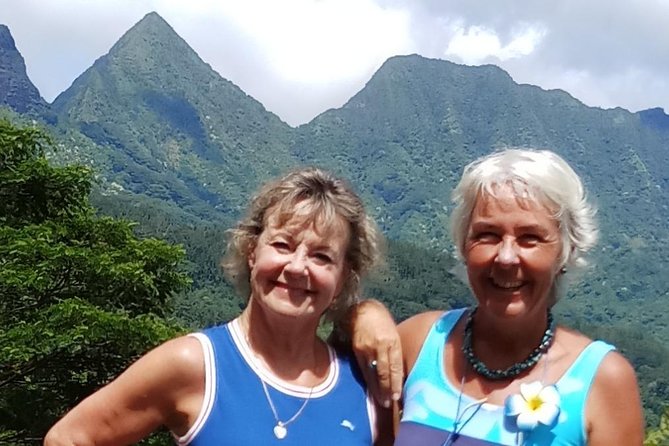 You drive, I guide you - Route du Belvédère and Moorea’s volcanic heart
